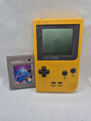 Nintendo Game Boy Pocket Gelb Guter Zustand Mit Tetris Markierung Auf Display