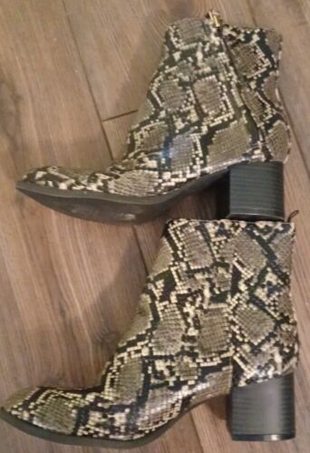 Woman's Old Navy Snake Print Heeled Boots