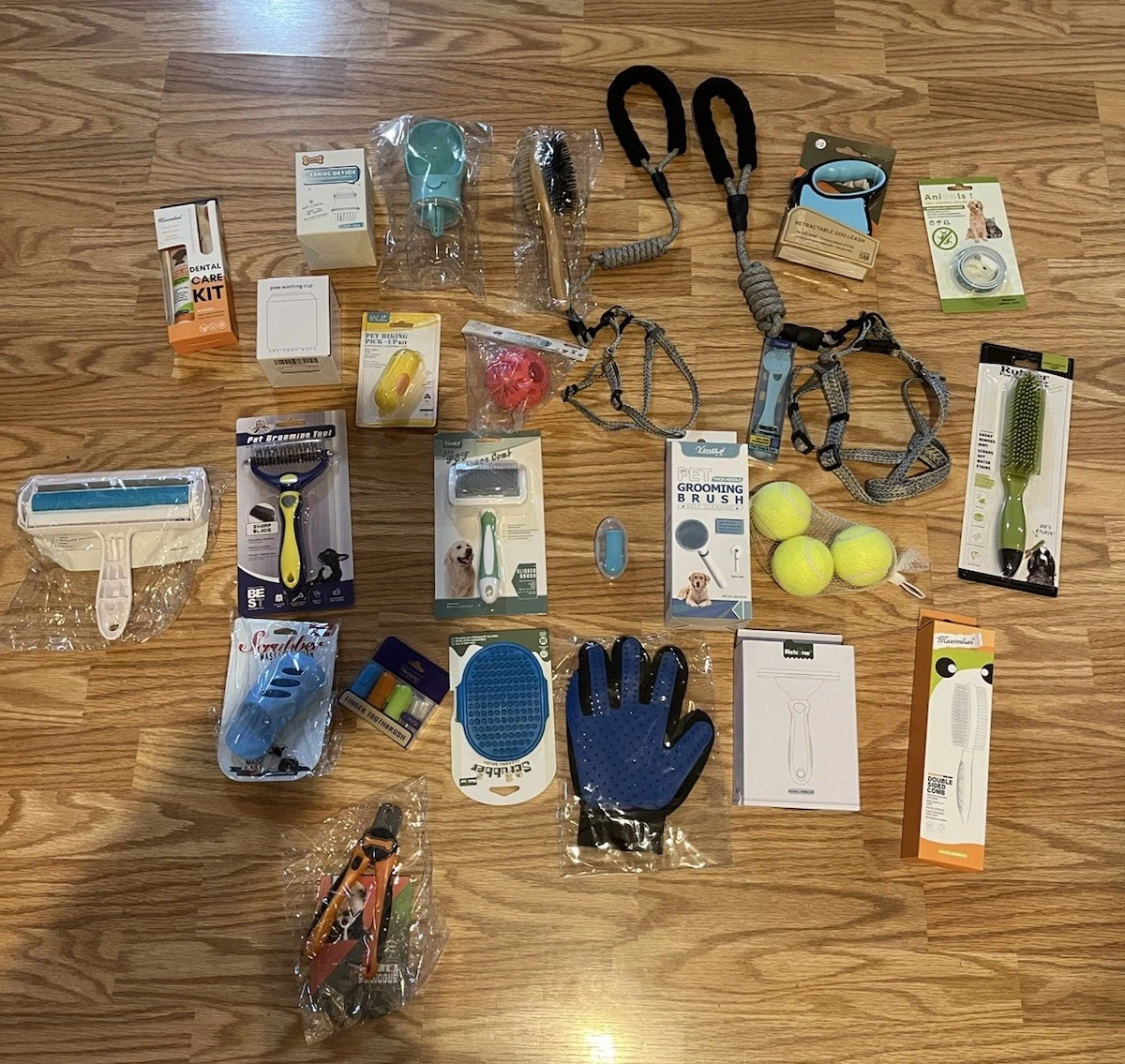 Pet Supplies Lot – 26 Items – Grooming Tools, Leashes, Toys for Dogs & Cats