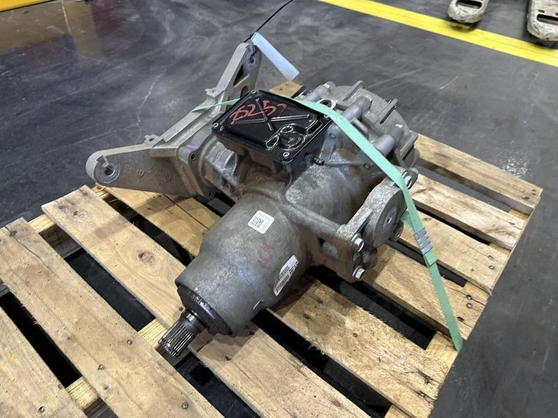 2015-2017 Chrysler 200 Rear Axle Differential Carrier Assembly AWD OEM - Image 3 of 4