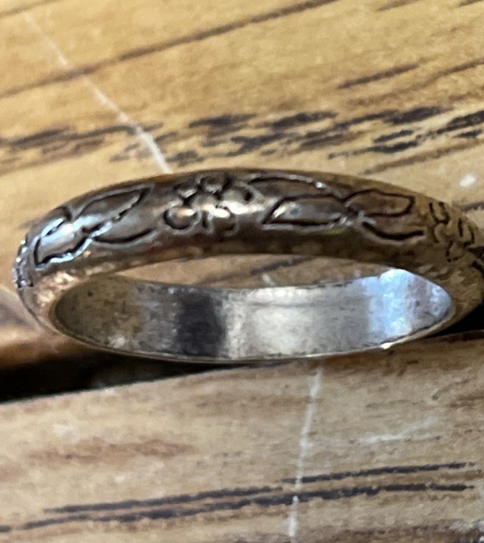 Daffodil Engraved Ring - image 2