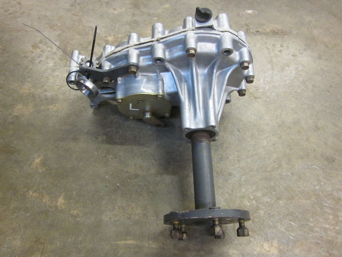 Kubota ZD28 Zero Turn Mower Final Drive Gear Case Rear Axle Kubota ZD28 Zero Turn Mower Final Drive Gear Case Rear Axle