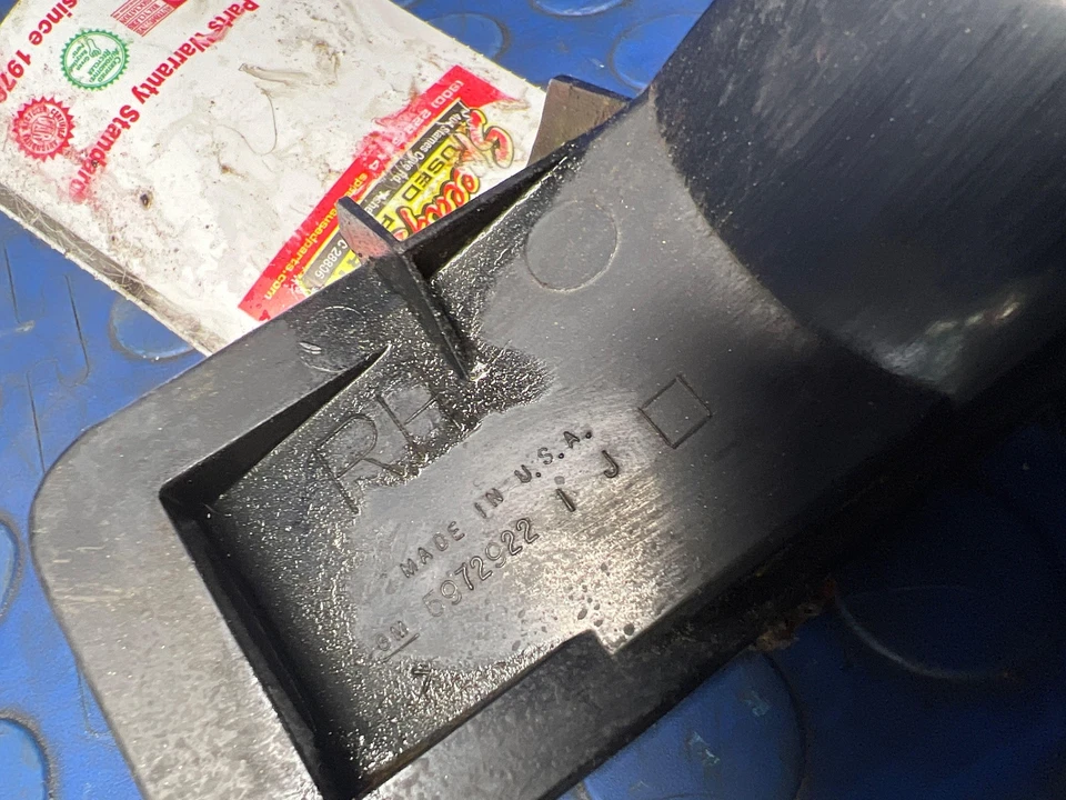 1991 - 1993 Chevy S10 Park Lamp Turn Signal Light RH Passenger Side OEM 05976644 - Image 3 of 3