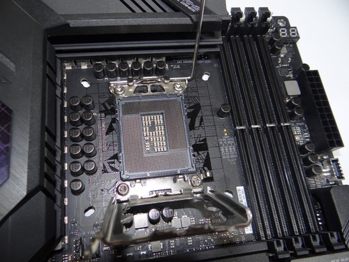 Asus ROG STRIX Z690-E GAMING WIFI ATX LGA1700 DDR5 Motherboard For Parts Read - Picture 13 of 15