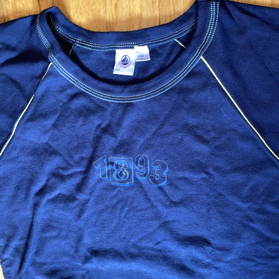Camiseta ajustada vintage Petit Bateau Y2K Preppy 1893 gráfica talla M azul marino nueva Foto 4 de 4