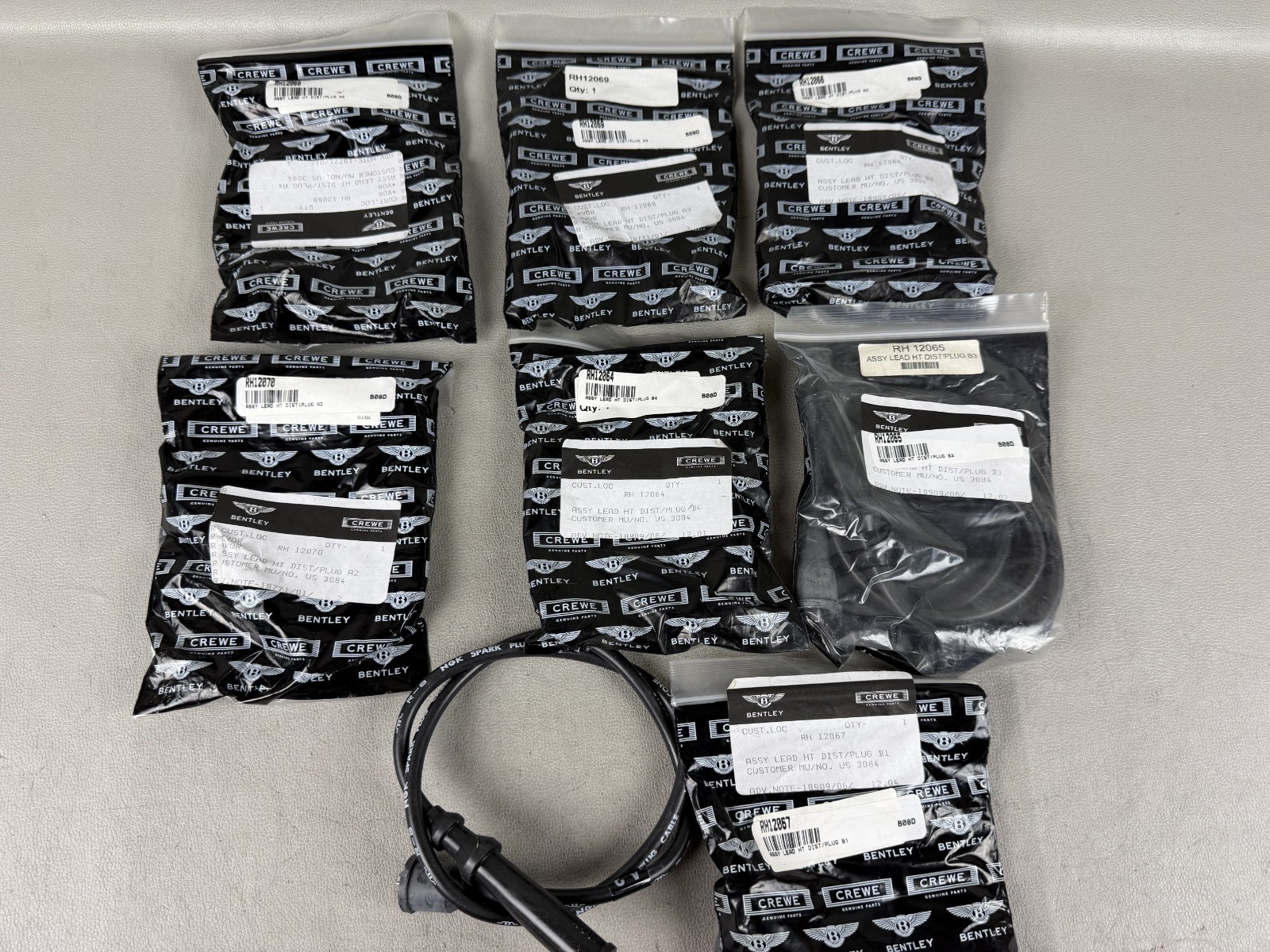 NEW! 65-80 Rolls Royce Silver shadow & Bentley T1, T2 Assy Lead HT DIST / Plug