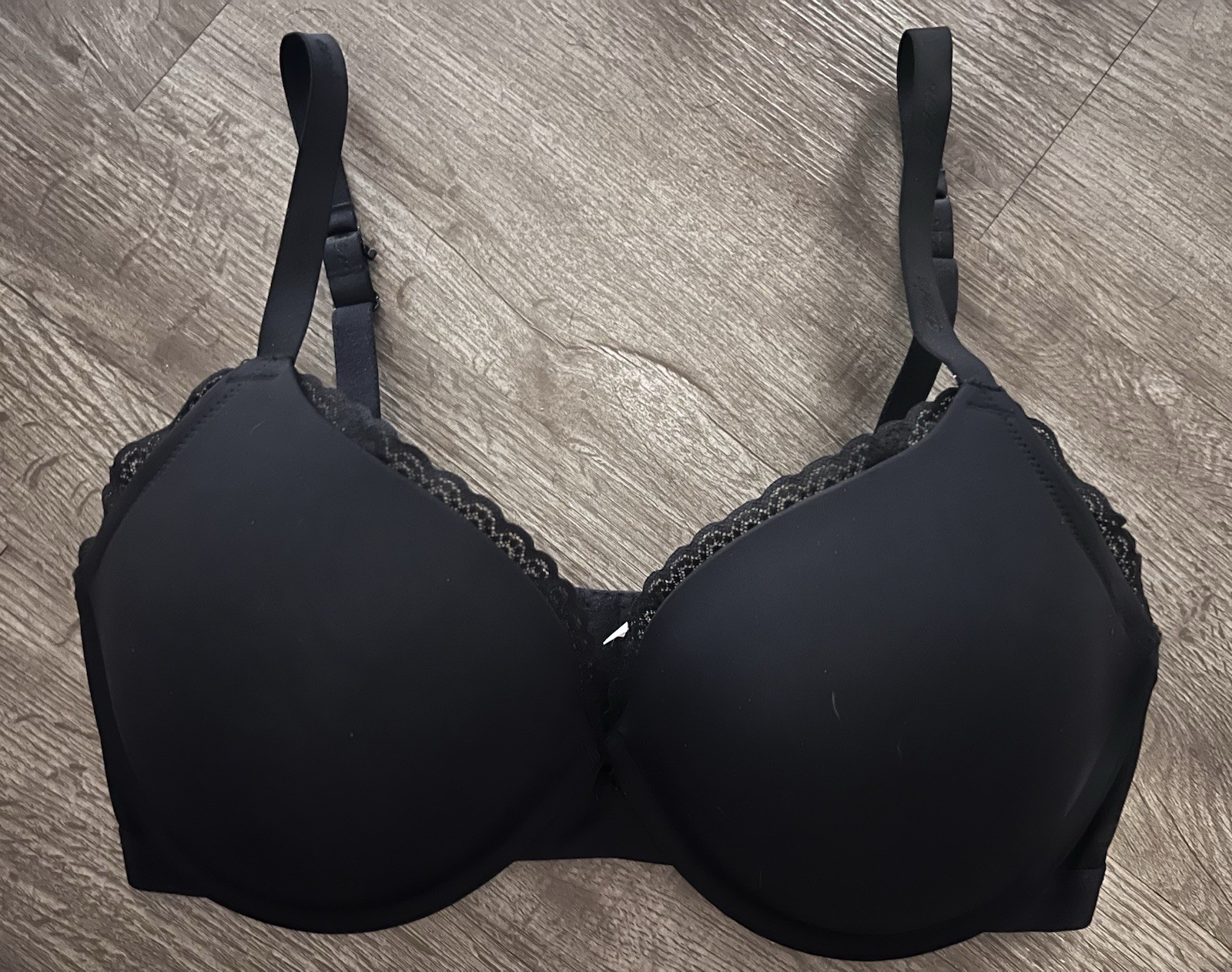 Aerie Bra Black Lace Trim Underwire 36DDD Soft Material
