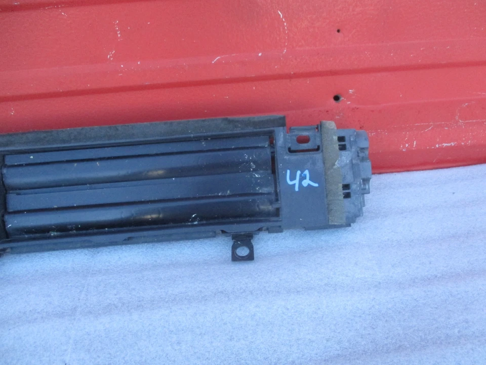 Obturador de rejilla activo inferior para Subaru Legacy 2018-2019 fabricante de equipos originales Foto 2 de 4