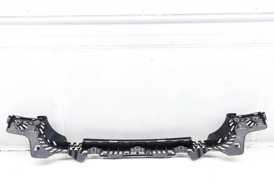 BMW 330I 2016-2018 - montaje/soporte de parachoques central trasero 7256922 Foto 3 de 4