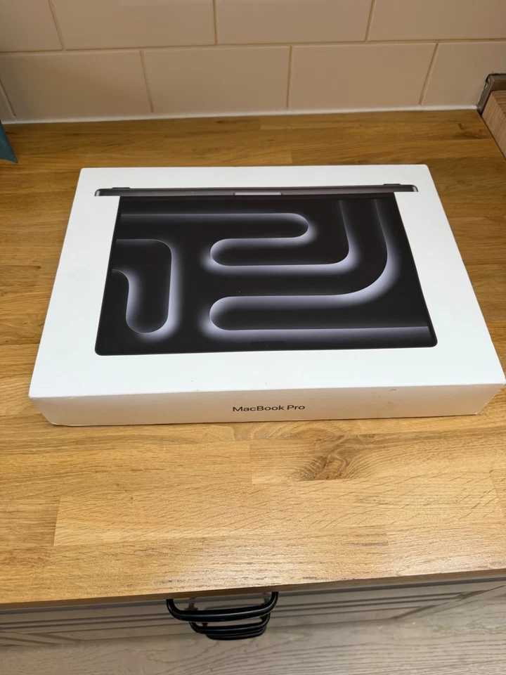 Apple MacBook Pro 16" M3 Max · 36GB · 1TB, photo 4 of 5