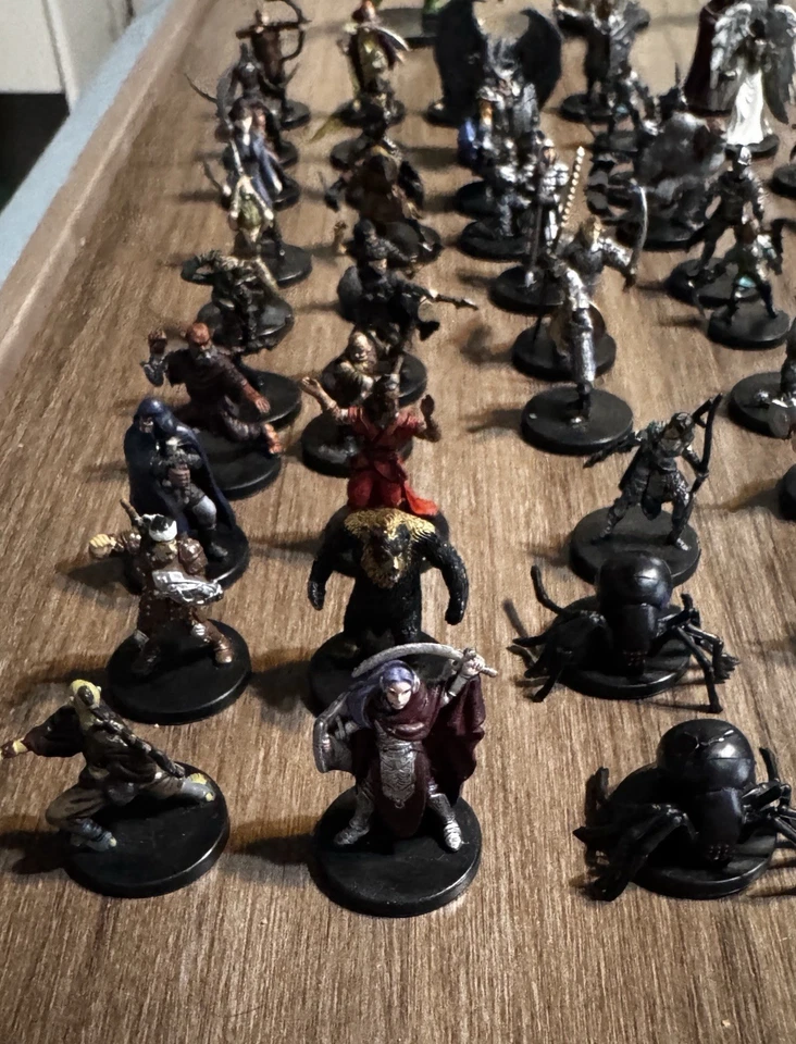Gigantic Lot Of 180 Early To Mid 2000s WOTC Dungeons & Dragons DnD Miniatures - Image 3 of 4