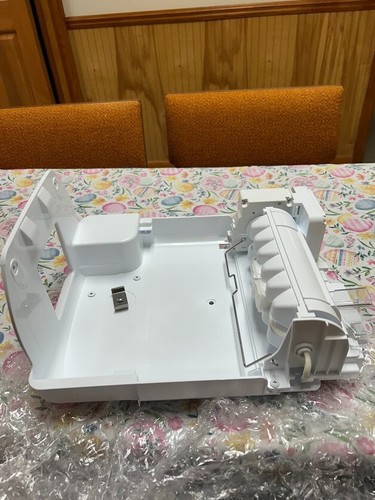 ACZ74390707 LG DISPENSER ASSEMBLY ICE - Picture 2 of 4