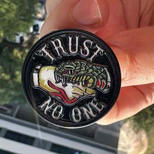 "Trust No One" Crocodile Brooch – Philosophical Badge for Clothes or Bags - Picture 5 of 5