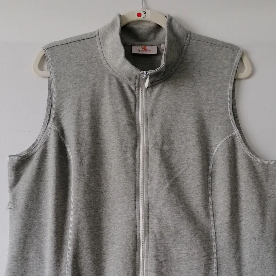 Quacker Factory Women's Gray Sleeveless Mock Neck Full Zip Vest Jacket Size L - Image 2 of 4