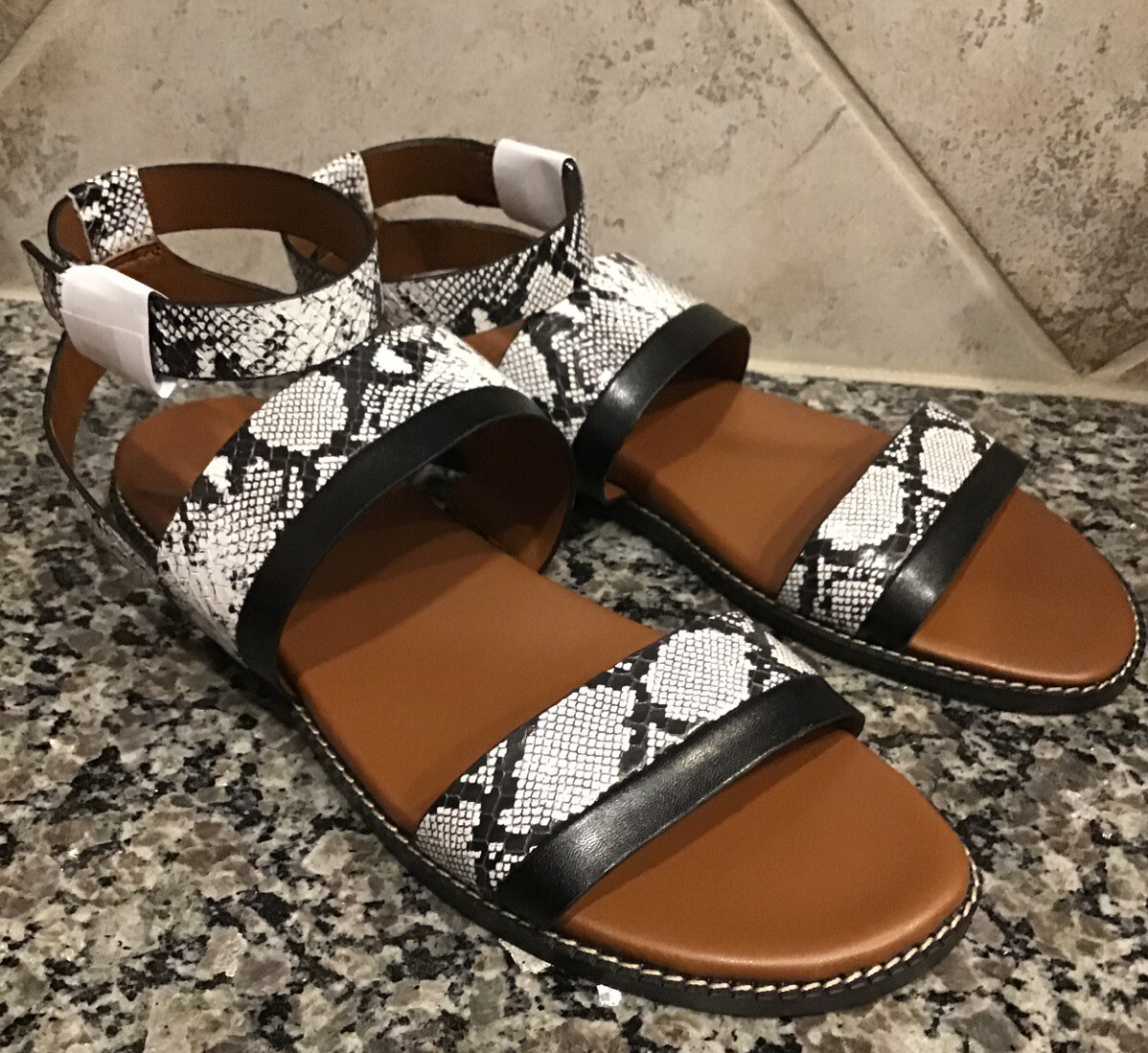 APL NATURALIZER sandali donna taglia 7 M Kelsie cinturino alla caviglia bianco serpente NUOVI