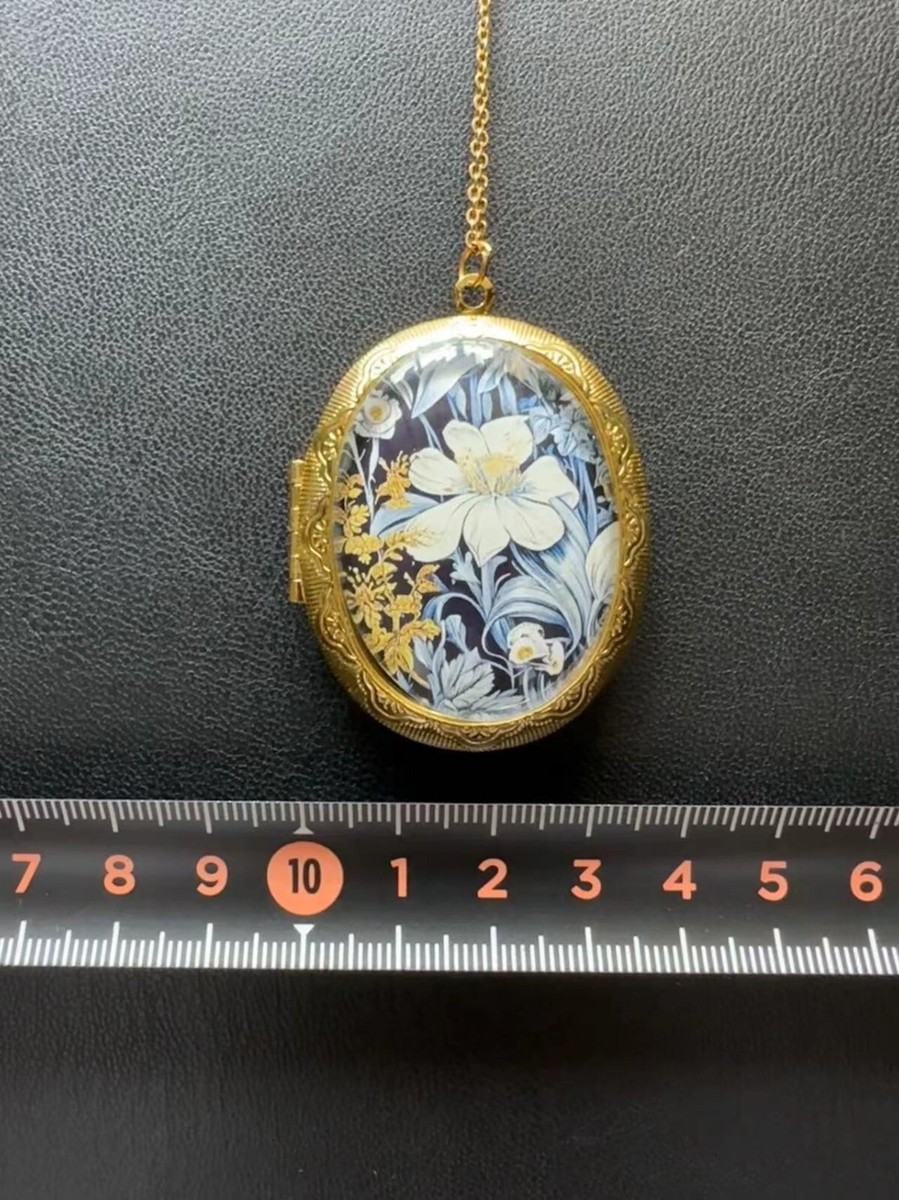 Vintage Blue Flower Pattern Locket Pendant Gold Tone Oval