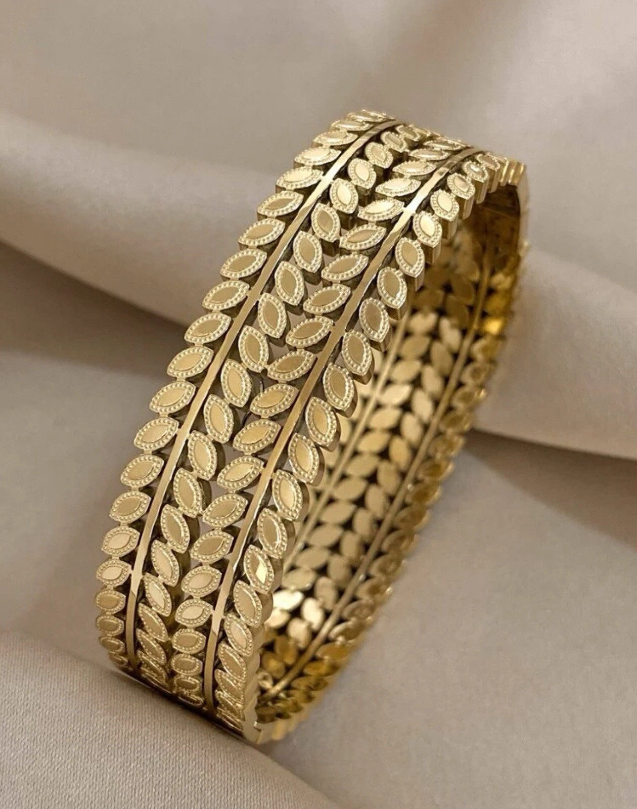 Bijoux manchette femme jonc rigide en acier inoxydable doré à motif feuille