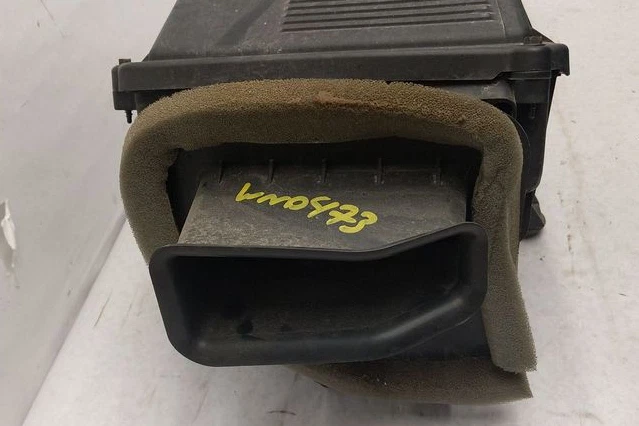 Chevrolet Tahoe 2017-2020 caja de filtro limpiador de admisión de aire de 5,3 L Foto 2 de 3