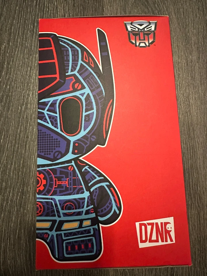 Peluche DZNR Transformers Optimus Prime Yume What’s Inside Edition #01 Foto 4 de 4