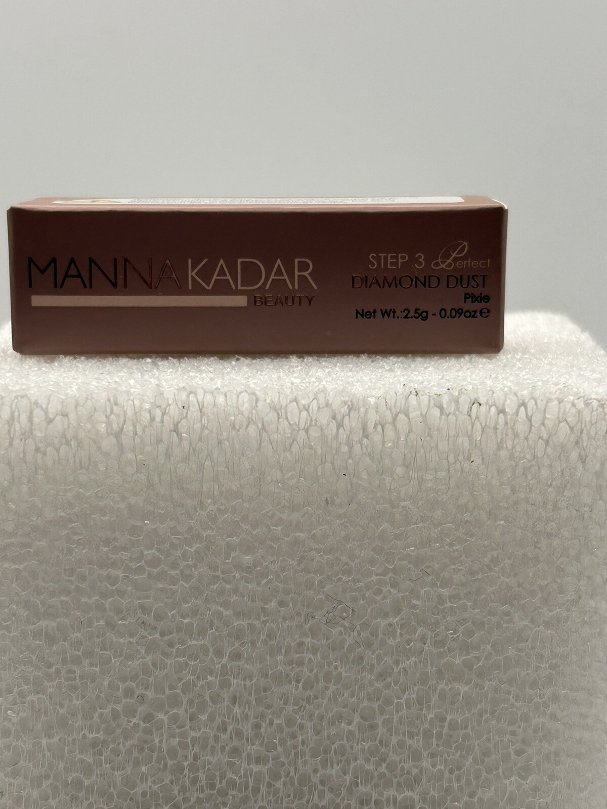 MANNAKADAR Beauty Diamond Dust Roll-On Shimmer in Pixie .09o