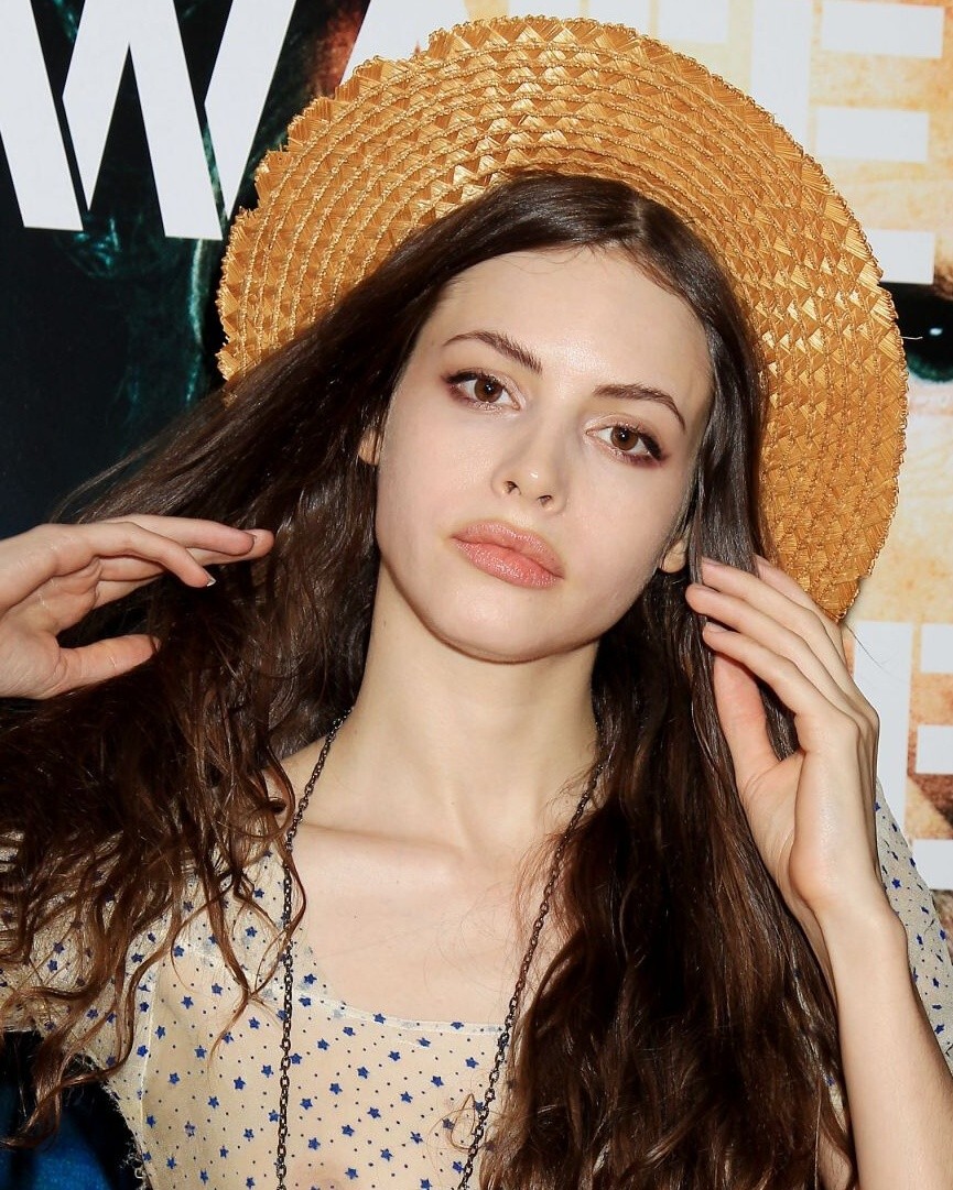 SEXY CHARLOTTE KEMP MUHL 8x10 PHOTO * | eBay