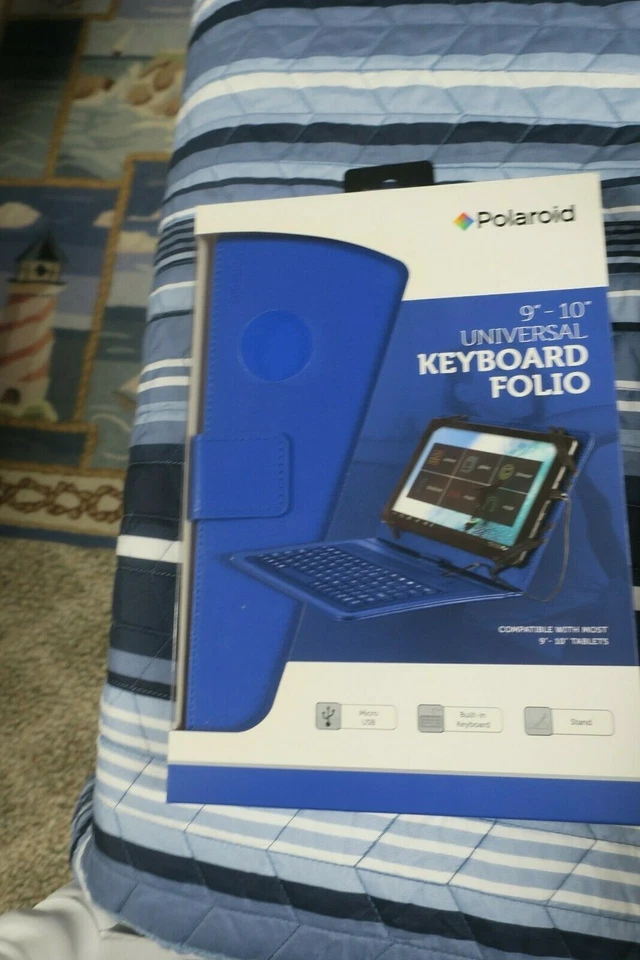Polaroid Blue 9" - 10" Universal Keyboard Folio Stand w/Micro USB connectivity - Image 2 of 3