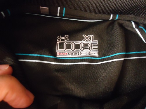 Under Armour Herren XL schwarz blau gestreift Polo Kurzarm lockere Passform Wärmeausrüstung - Bild 4 von 9