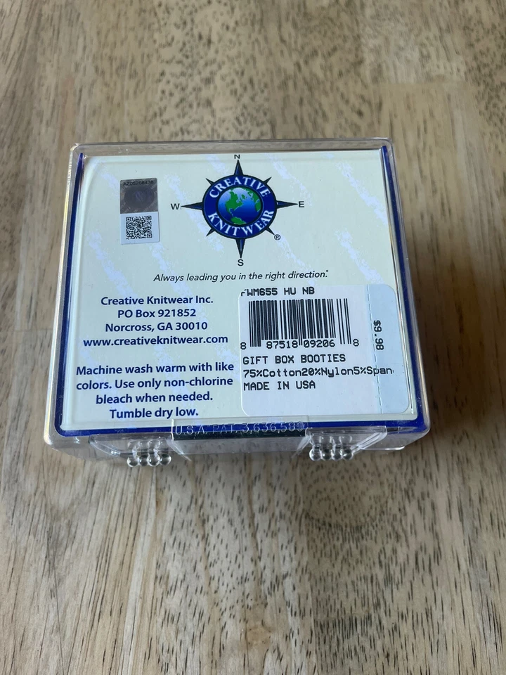 William and Mary Logo Newborn Green Knit Booties/Socks in Gift Box - Image 4 of 4