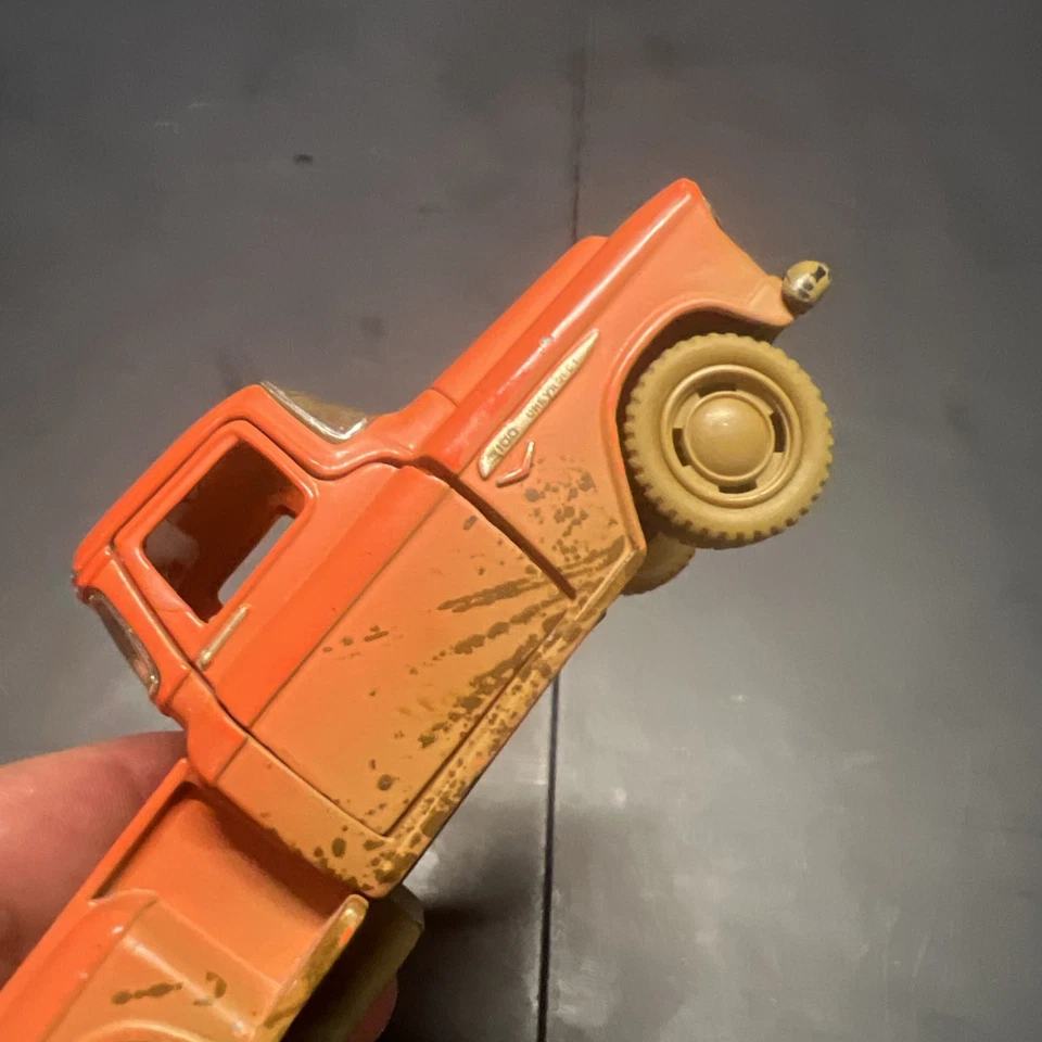 Kinsmart 1955 雪佛兰 Stepside 3100 皮卡车 1: 32 — 第 3/4 张图片