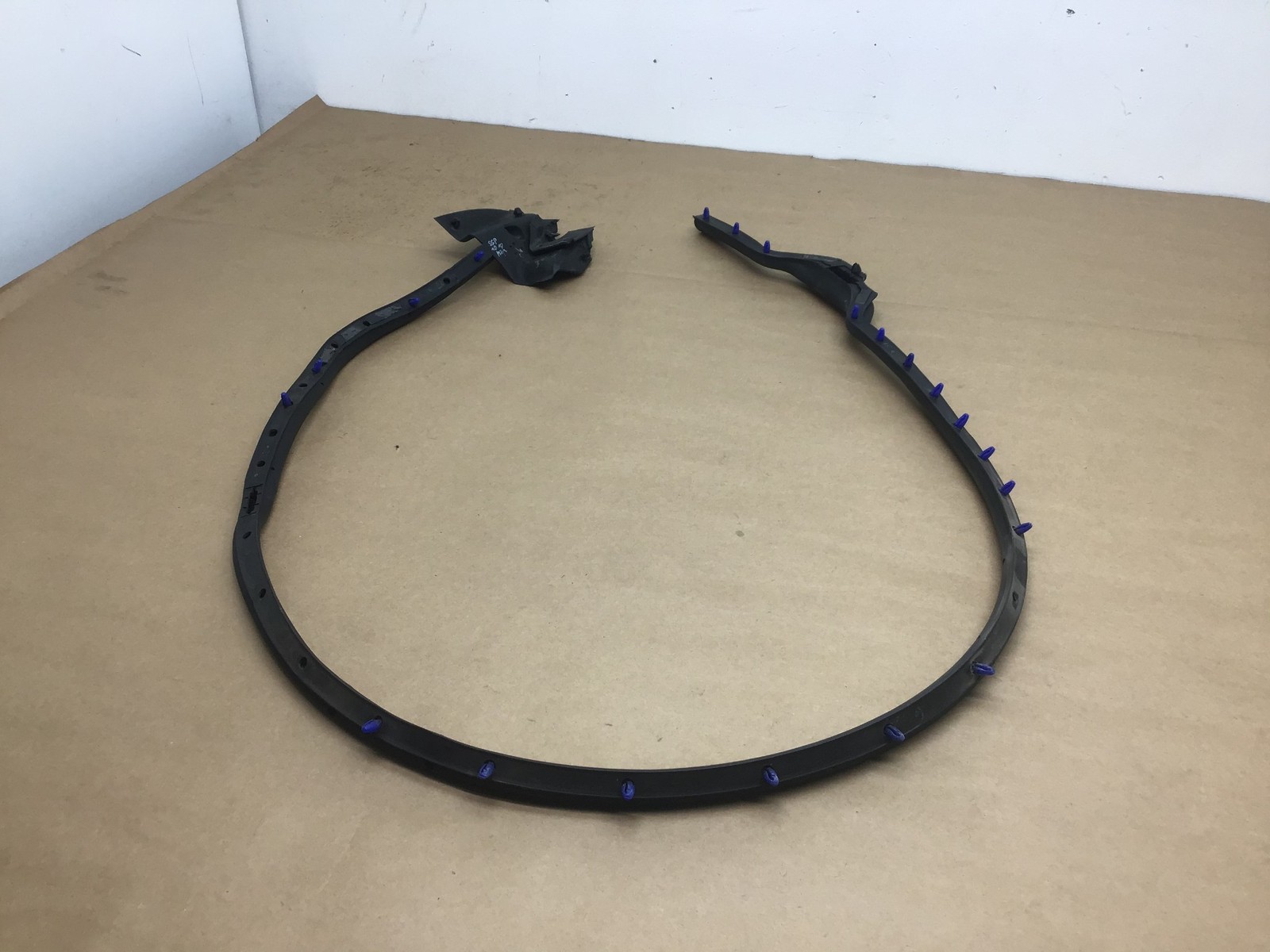 Maserati GHIBLI Front Right Passenger Door Body Seal Weather Strip 14 - 19 :O