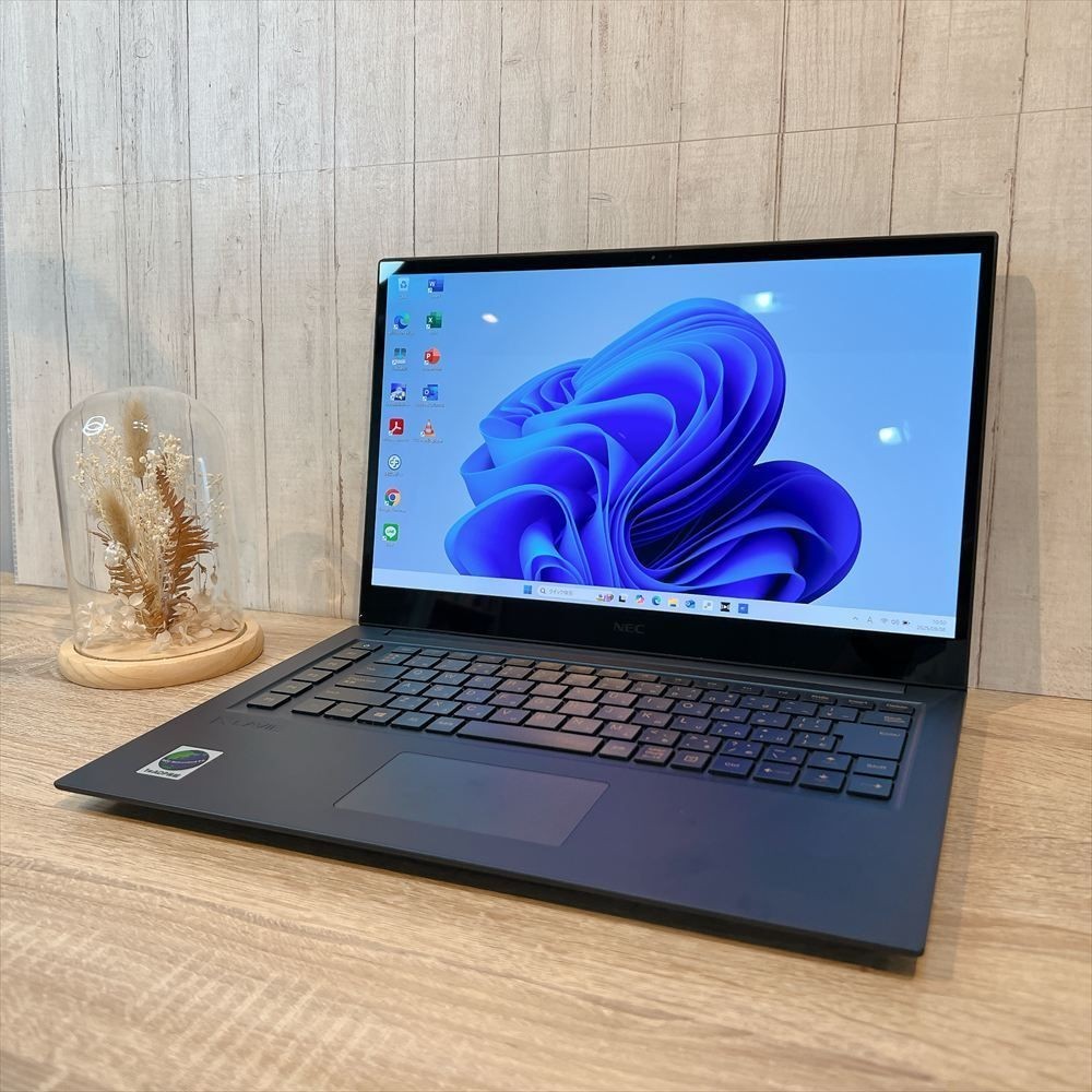 Windowsノート本体 LAVIE VEGA Core i7-9750H/4K OLED NEC LAVIE VEGA OLED 4K i7-9750H 512GB SSD 15.6