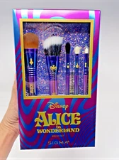 AUTH LIMITED EDITION! Alice in Wonderland Brush Set Sigma