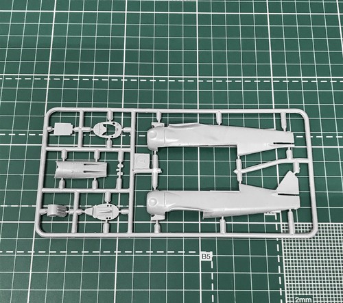 Amodel 72248 Plastic model airplane kit 1:72 Biplane HenschelHs 123C dive-bomber - Picture 21 of 24