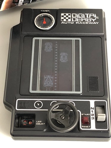 *NOT working FOR PARTS REPAIR* Tomy Digital Derby Auto Raceway Toy Game 1978 - Picture 2 of 8