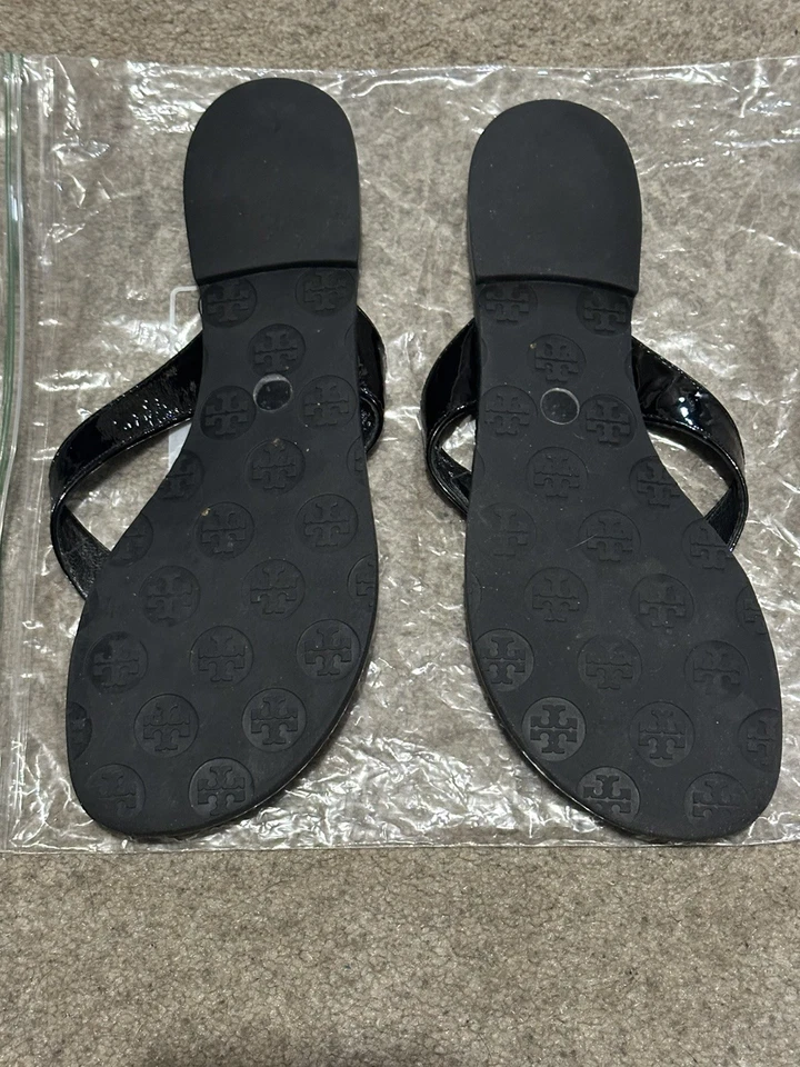 Sandalias chanclas Tory Burch Thora charol negro talla 8M Foto 4 de 4