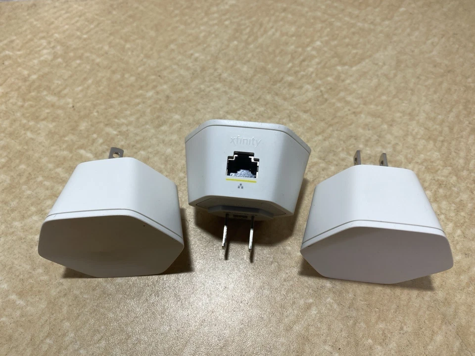 Set Of 3 Xfinity xFi Pods WiFi Network Range Extender, 1st Generation, XE1-S - Image 2 of 3
