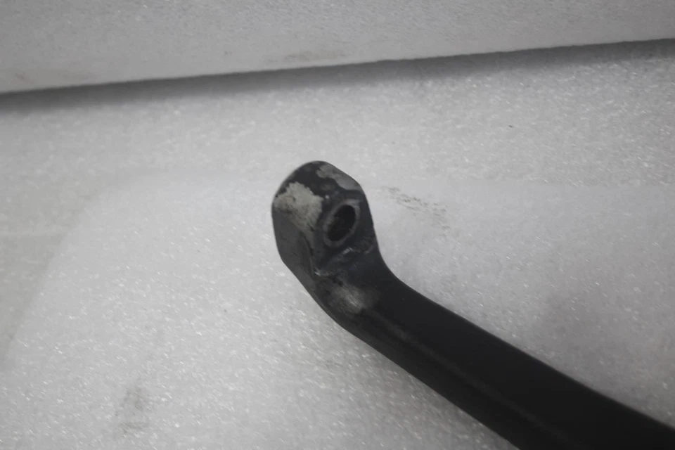 1983 MERCEDES 300SD W126 RIGHT PASSENGER SIDE FRONT SPINDLE KNUCKLE HUB - Image 4 of 4