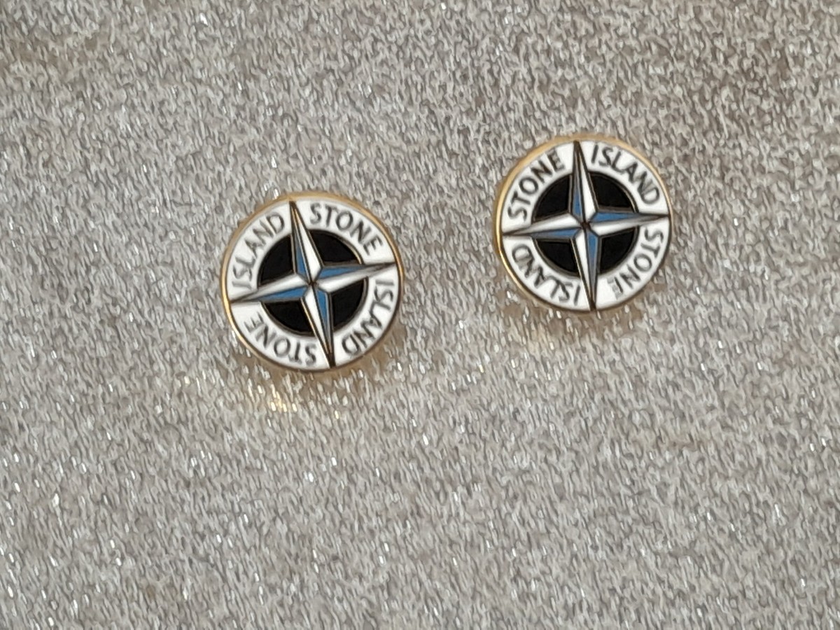 2x Football Casuals Stone Island pin badge hooligan new light Blue 