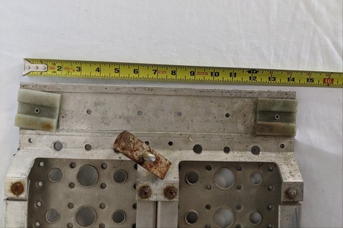 Used Freightliner 33" x 14" Deck Plate - Picture 7 of 9