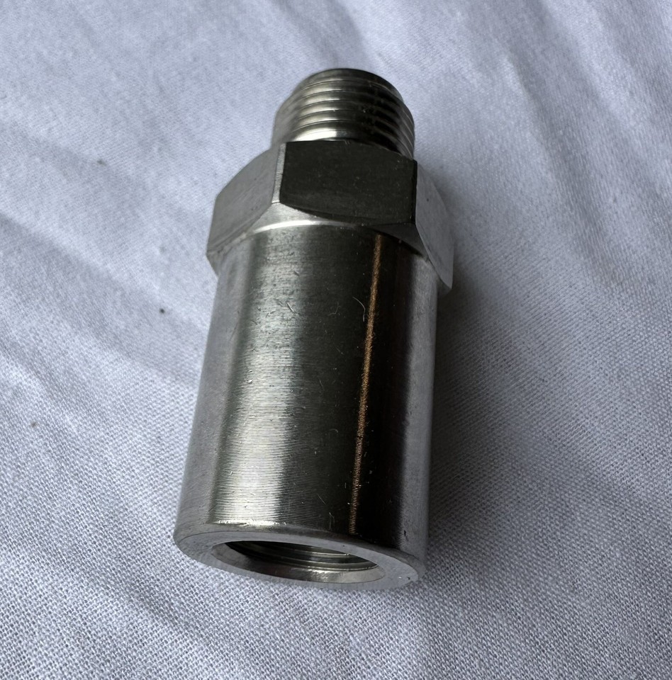 Fuel Rail Plug Pressure Relief Valve for 20012004 Chevy GMC 6.6L