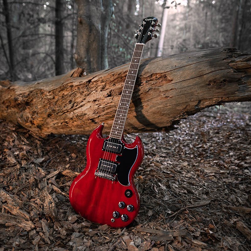 Epiphone Tony Iommi SG Special Vintage Cherry with hard case Epiphone Tony Iommi SG Special Vintage Cherry with hard case