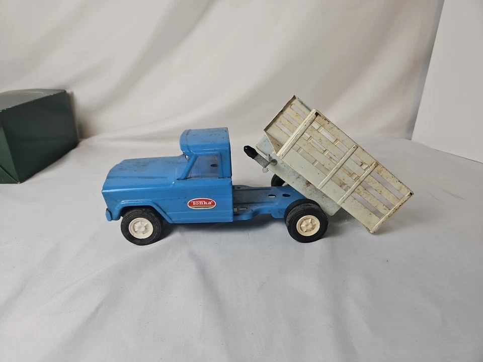 Vintage Tonka Stake Truck Jeep Blue And White tilt bed Farm 1960’s #MM - Изображение 3 из 4