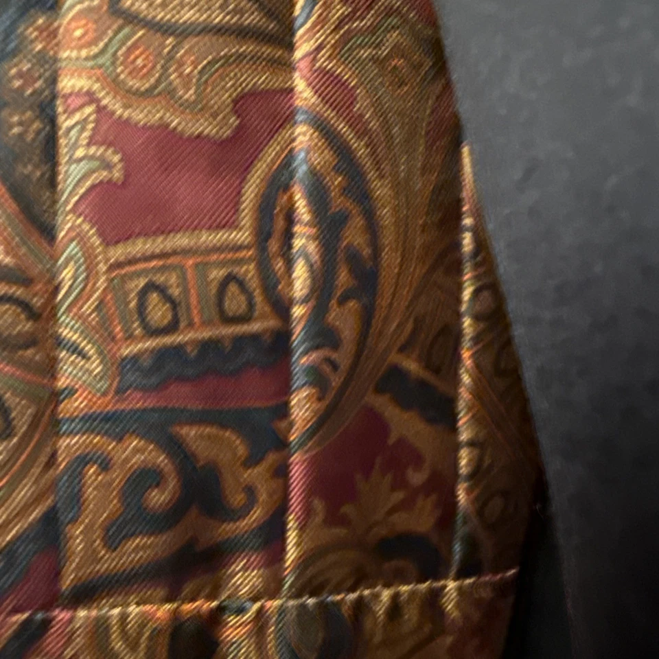 Chaps Ralph Lauren Esmoquin Negro 40R, Pantalones 36 x 32, Rojo/Dorado Paisley Cumberbund Foto 2 de 4