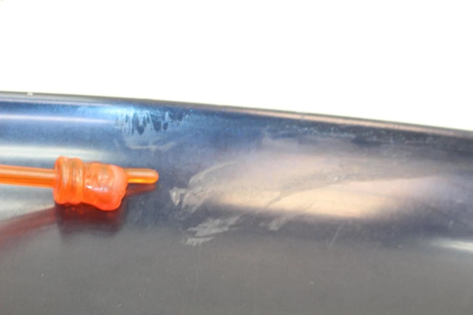 06-12 Porsche CAYMAN 2.7L Blue Rear Spoiler 98750461900 - Imagem 2 de 4