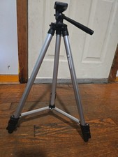 Used Samsonite Lightweight Aluminum Collapsible Tripod
