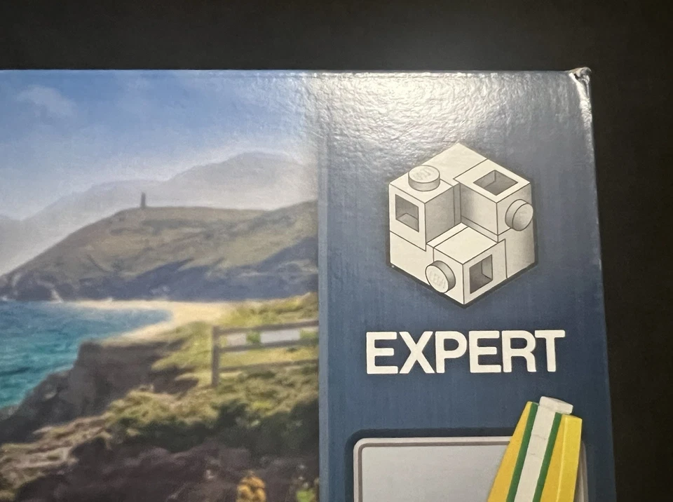 LEGO Creator Expert Volkswagen Beetle 10252 Retired NEW - Image 4 of 4