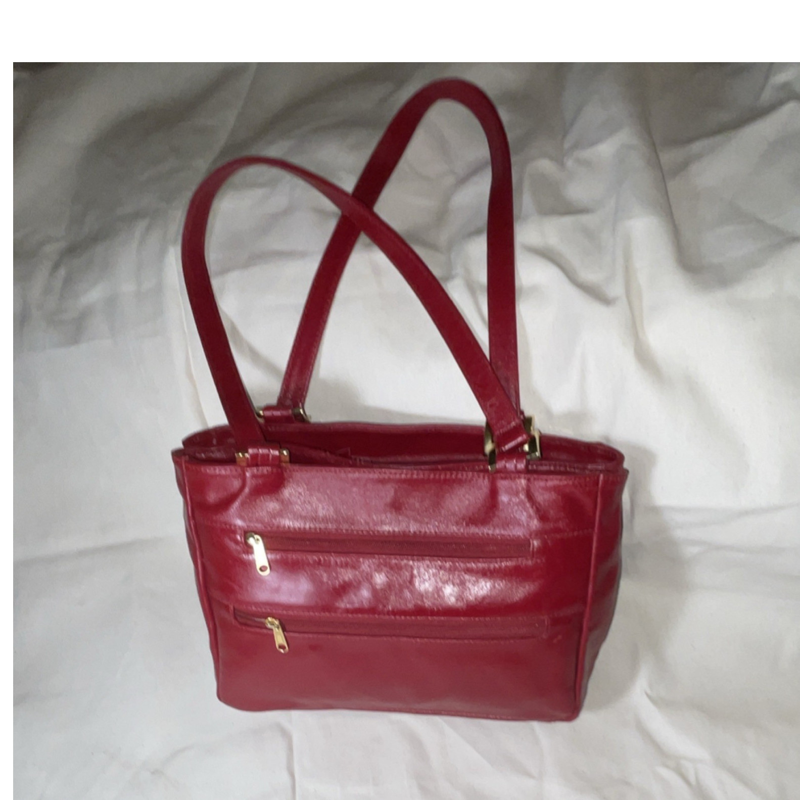 SAS Red Solid Shoulder Bag Zip Snap Closure Lined Inner Pockets Key Chain