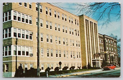 Chrome Postcard Naeve Hospital Albert Lea Minnesota