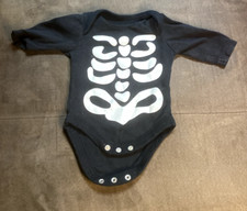 ADORABLE BABY SKELETON ONE-PIECE HALLOWEEN COSTUME - SIZE NEWBORN