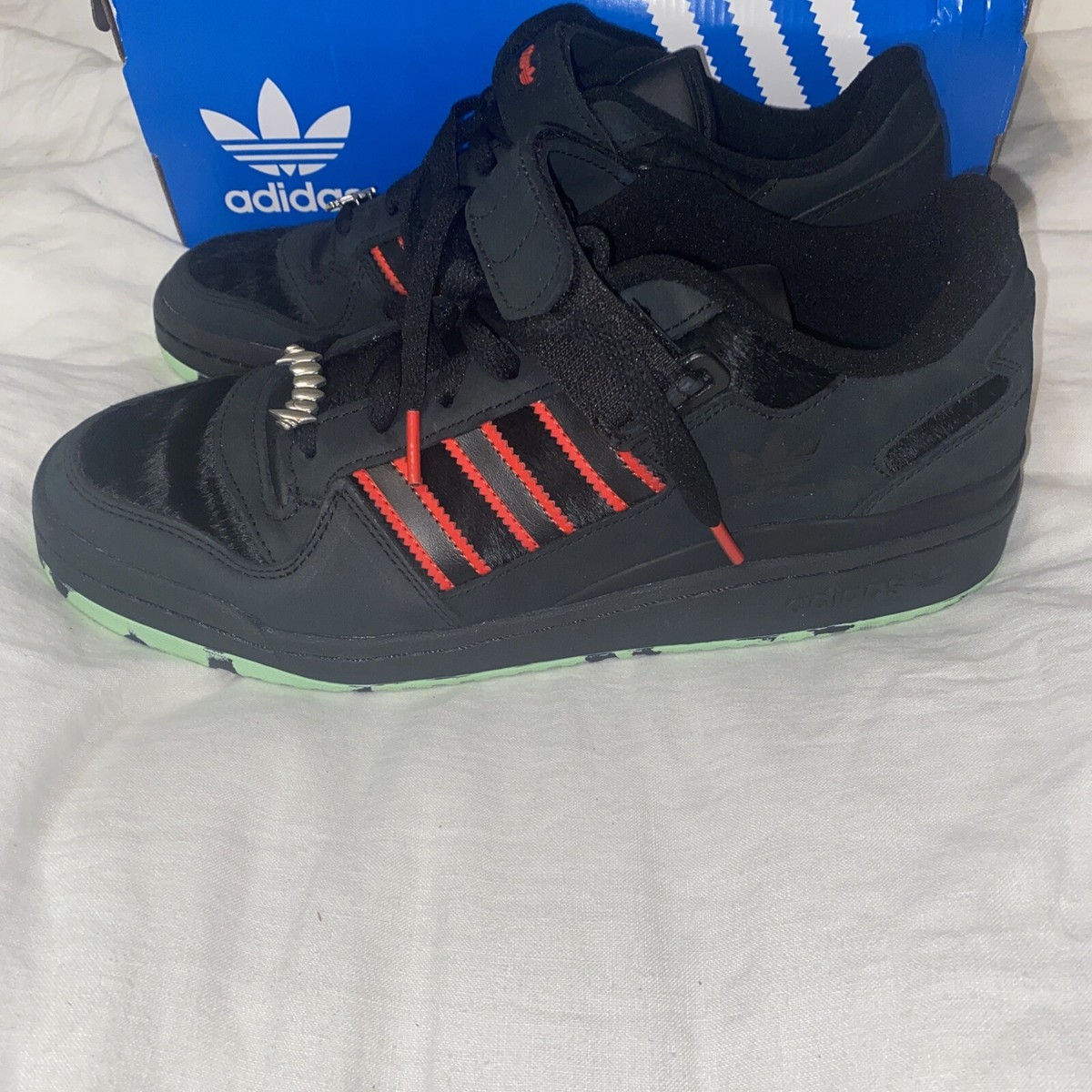 ADIDAS ORIGINALS HALLOWEEN FORUM LOW Black GW8841 - US 9
